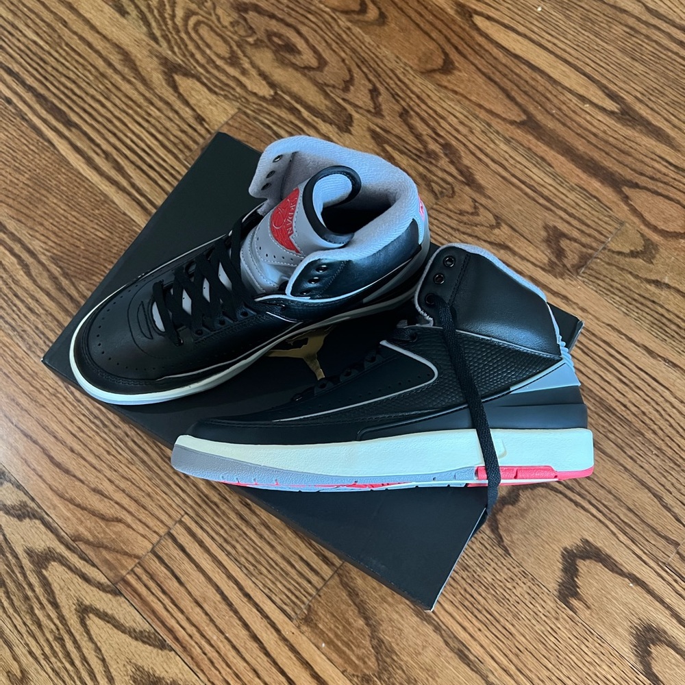 BIG KID'S AIR JORDAN 2 RETRO - "BLACK CEMENT" - Picture 6 of 7